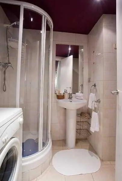 Apartamentos Colon 3000 바르셀로나 0*,